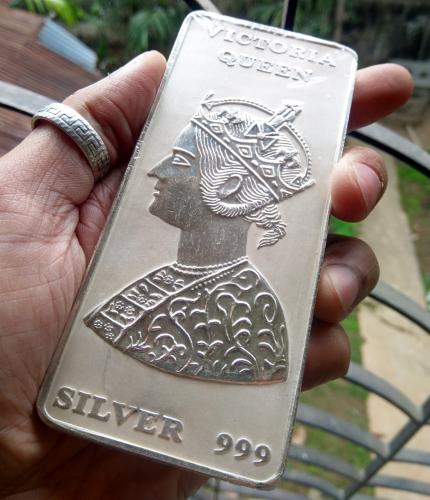 silver of Nilutpal